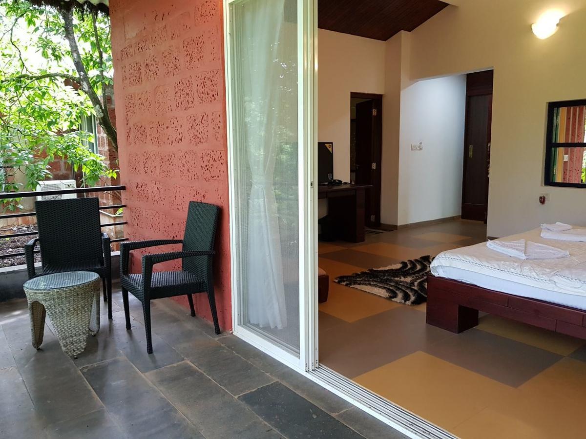 Cherilyn Monta Resort - Ratnagiri Vatul Exterior foto